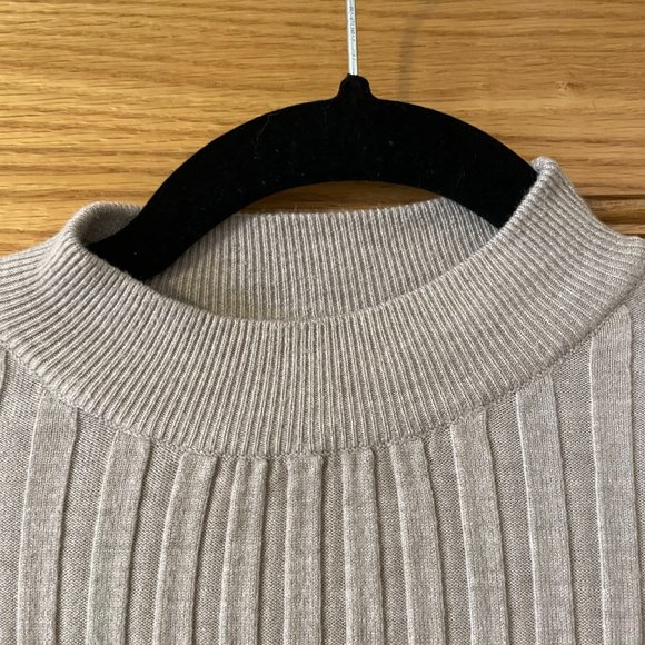 Modern Citizen Body-con Sweater Dress in Cream, Size M - Picture 5 of 7